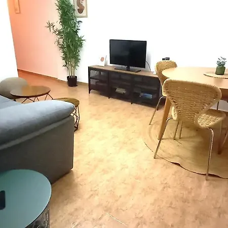 Apartment Centrico En By Bebalmy *